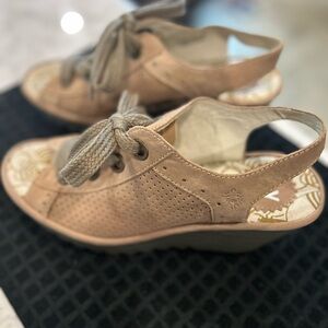 Fly London Tan Wedge Shoes Comfortable Stylish Design